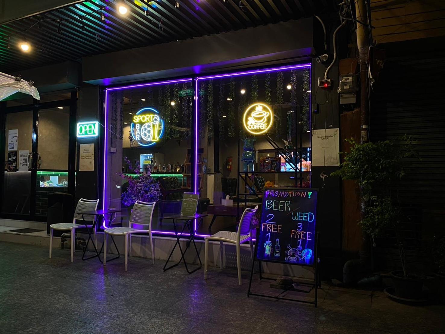 Bud Brew Beyond Dispensary And Hotel Bangkok Dış mekan fotoğraf
