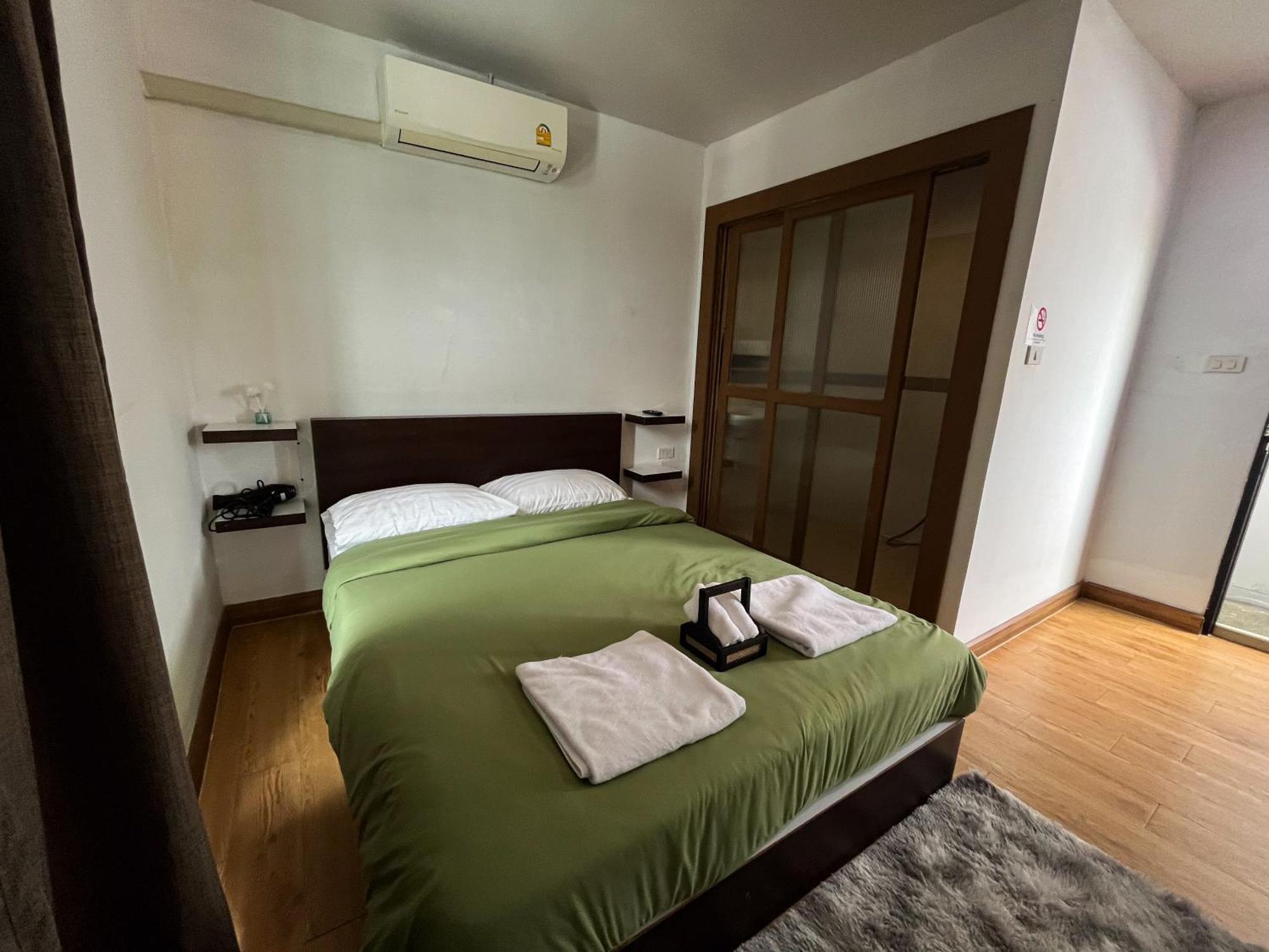 Bud Brew Beyond Dispensary And Hotel Bangkok Dış mekan fotoğraf